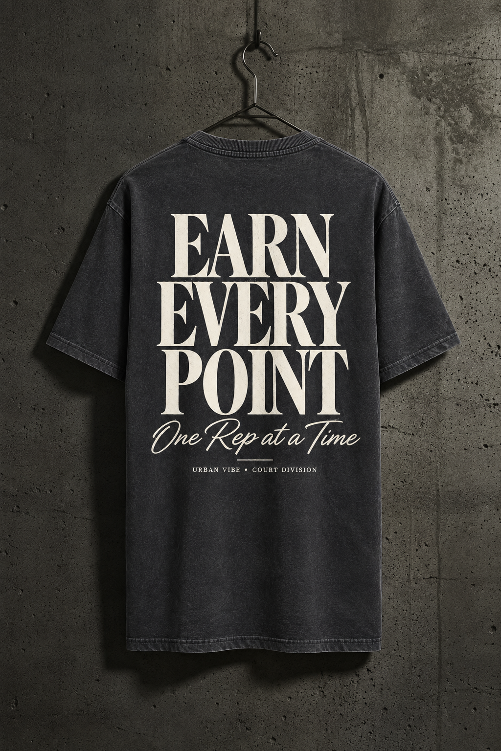 Mockup des schwarzen EARN EVERY POINT Oversized Shirts