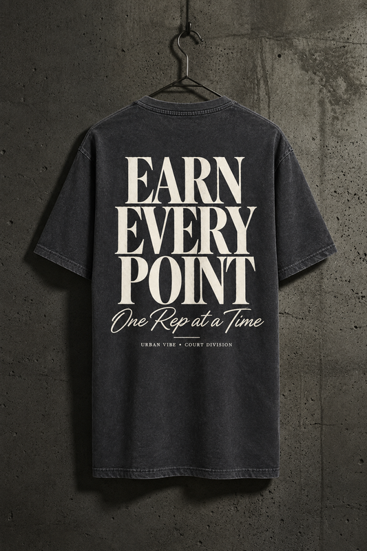 Mockup des schwarzen EARN EVERY POINT Oversized Shirts