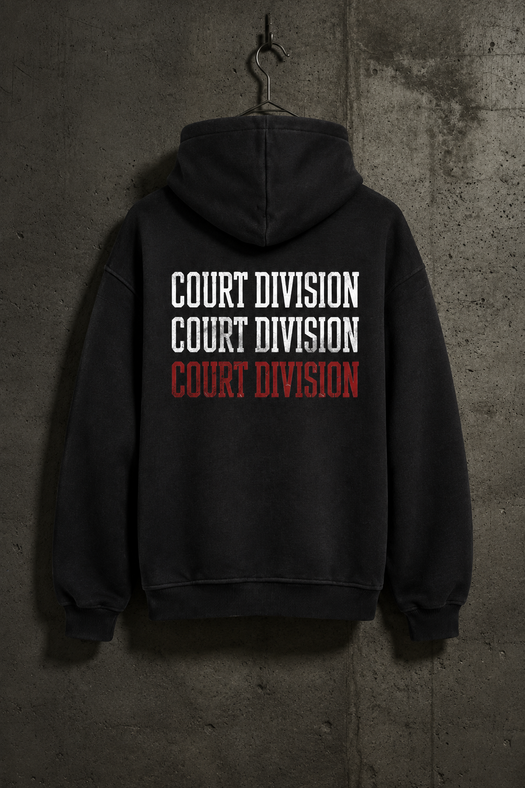 Schwarzer COURT DIVISION Oversized Hoodie im Betonwand-Mockup